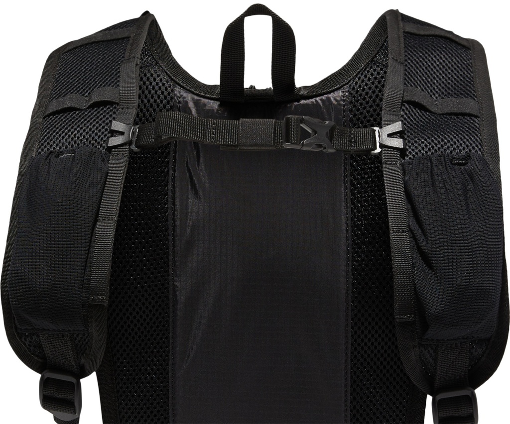 Рюкзак ASICS LIGHTWEIGHT RUNNING BACKPACK 2.0 3013A575-001