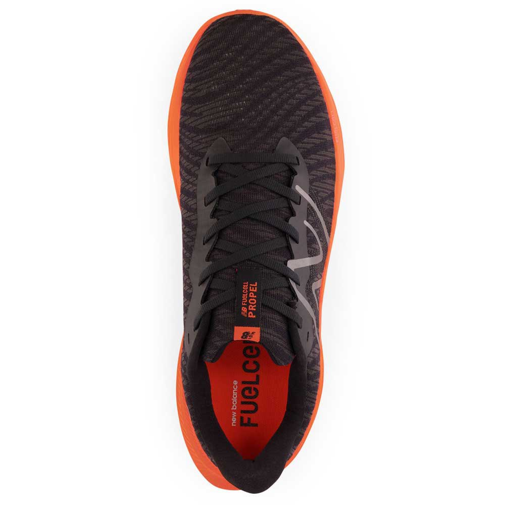 Чоловічі бігові кросівки New Balance FuelCell Propel V4 MFCPRLO4