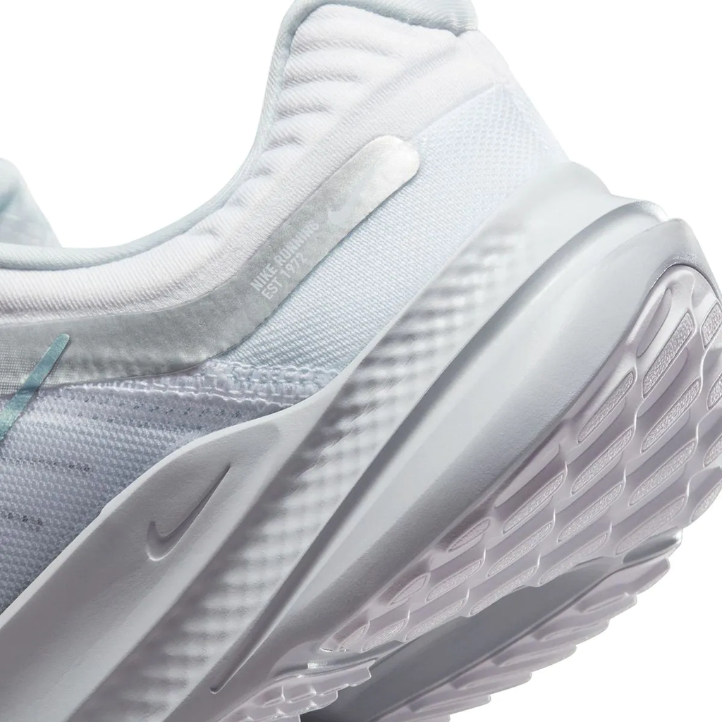 Жіночі бігові кросівки NIKE QUEST 5 DD9291-100