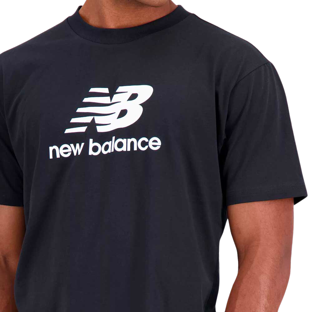 Чоловіча футболка New Balance Essentials Stacked Logo MT31541BK
