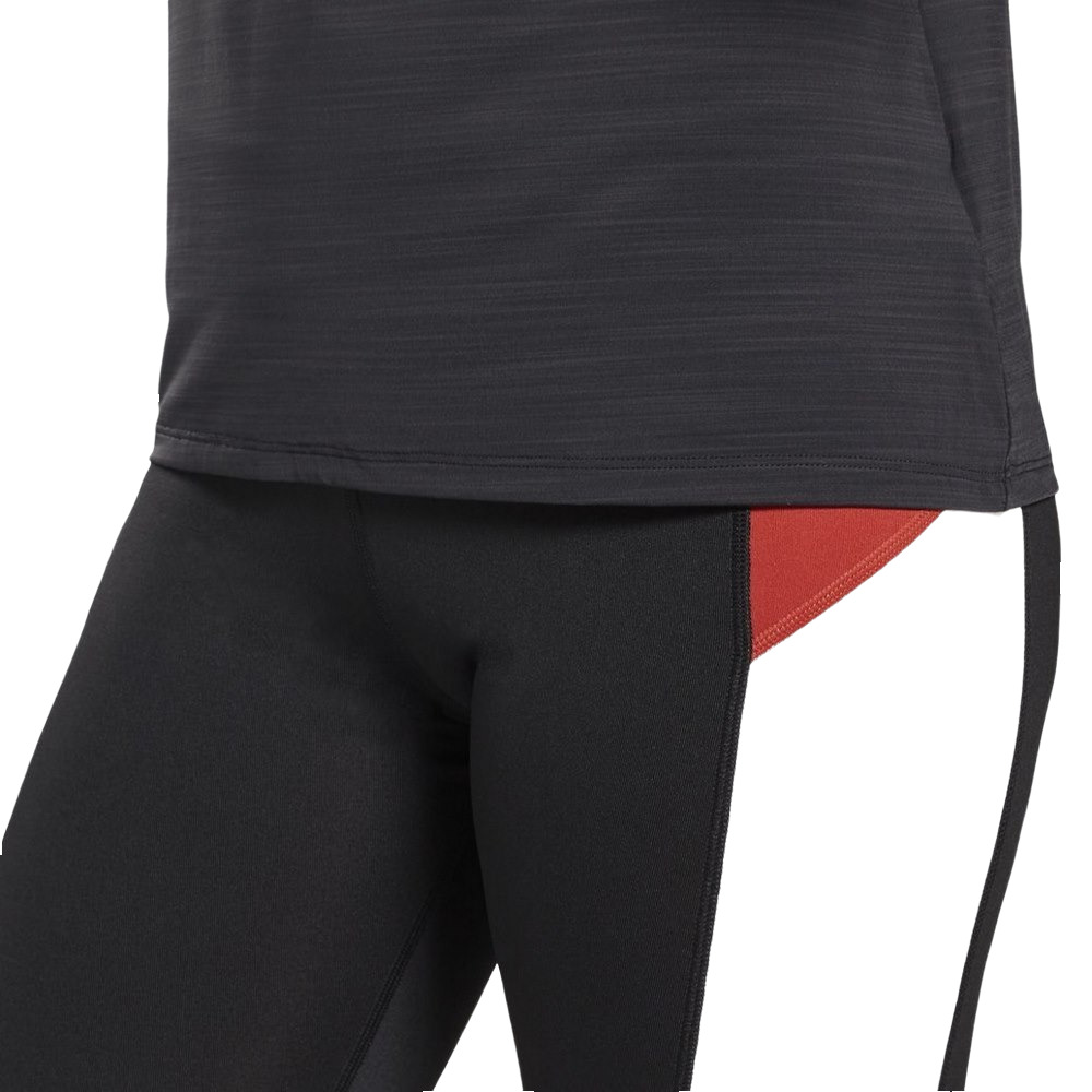 Жіноча спортивна футболка Reebok ONE SERIES RUNNING ACTIVCHILL FL0081