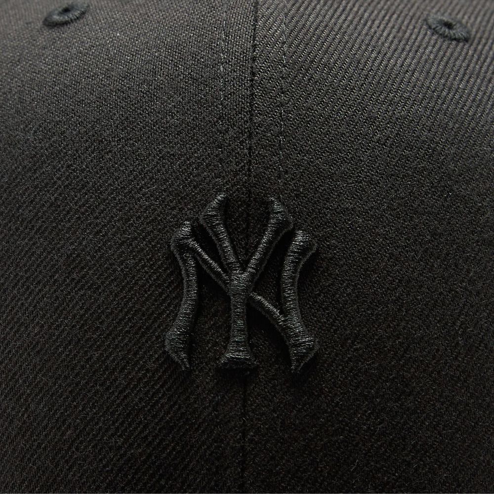 Кепка 47 Brand DP NEW YORK YANKEES BASE RUNNE B-BRMDP17WBP-BKA