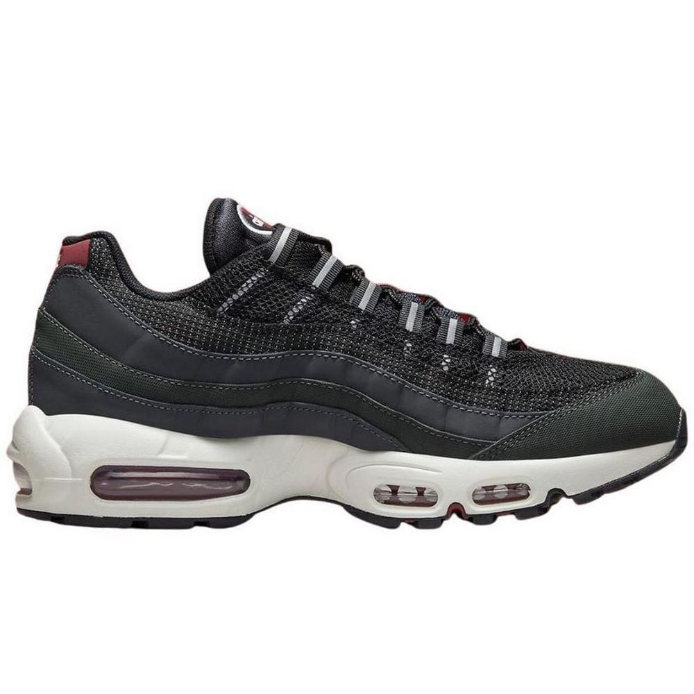 Чоловічі повсякденні кросівки NIKE AIR MAX 95 ESSENTIAL DQ3982-001