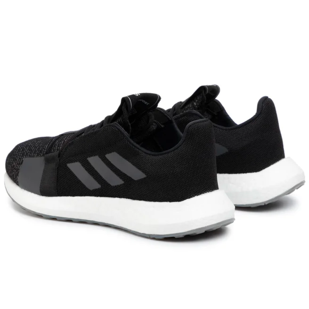 Чоловічі бігові кросівки Adidas Senseboost Go M EG0960