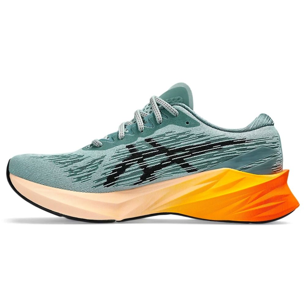 Чоловічі бігові кросівки Asics NOVABLAST™ 3 1011B458-404