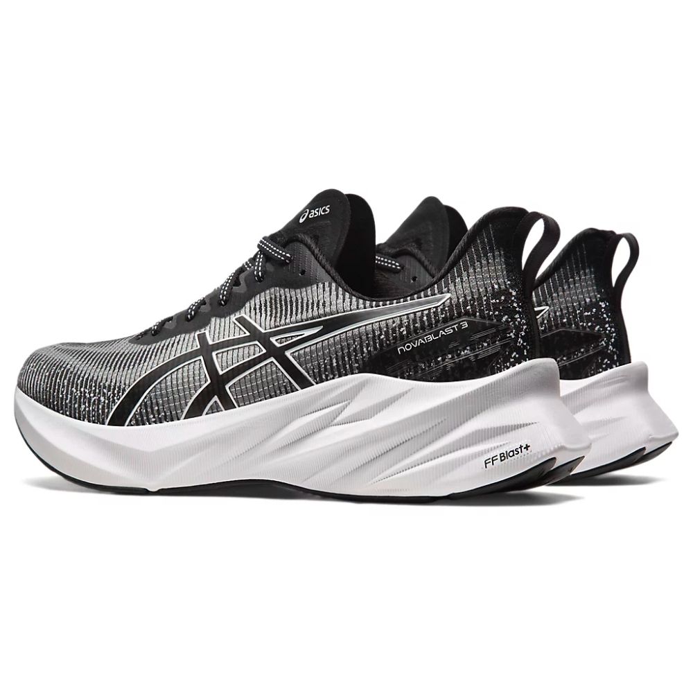 Чоловічі бігові кросівки Asics NOVABLAST 3 LE 1011B591-001