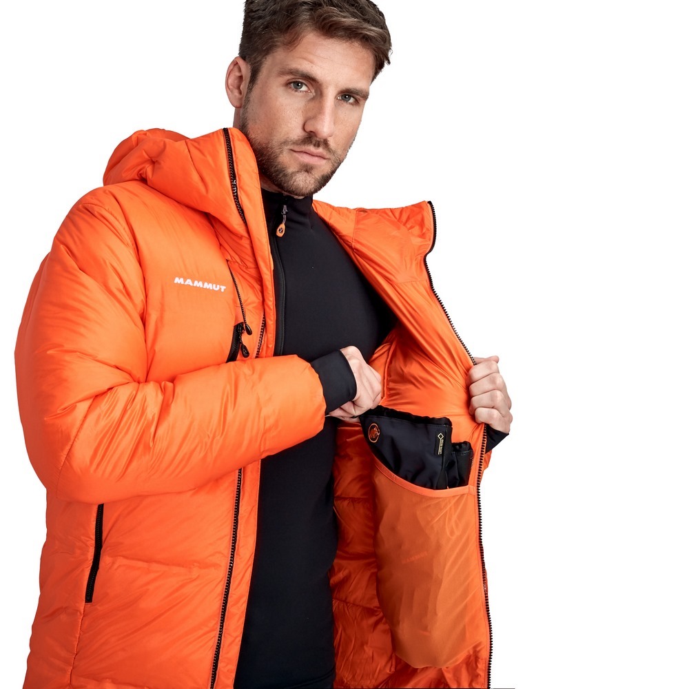 Чоловіча куртка для туризму Mammut Eigerjoch Pro IN Hooded Jacket Men 1013-01760-ARUM