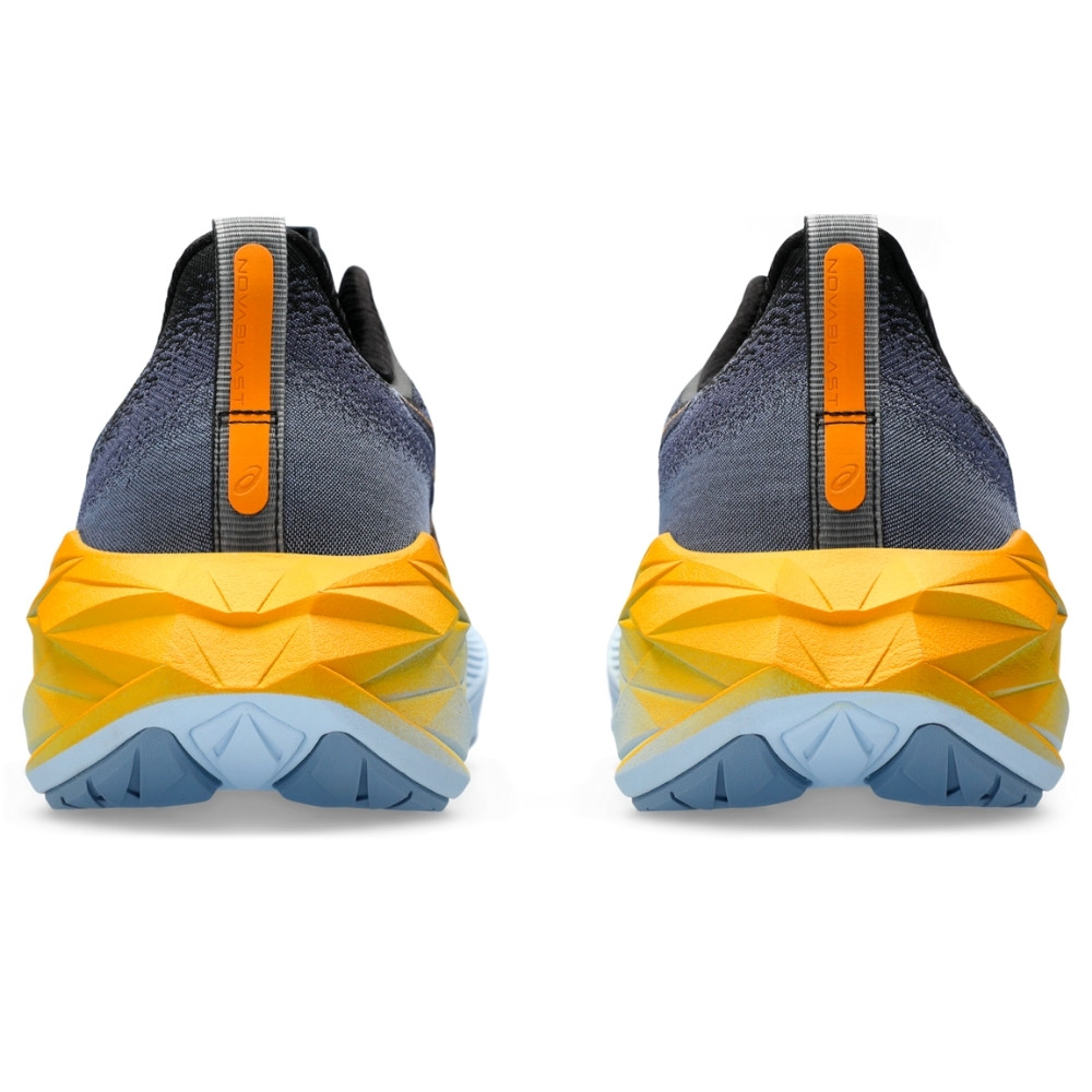 Чоловічі бігові кросівки Asics NOVABLAST 4 1011B693-001