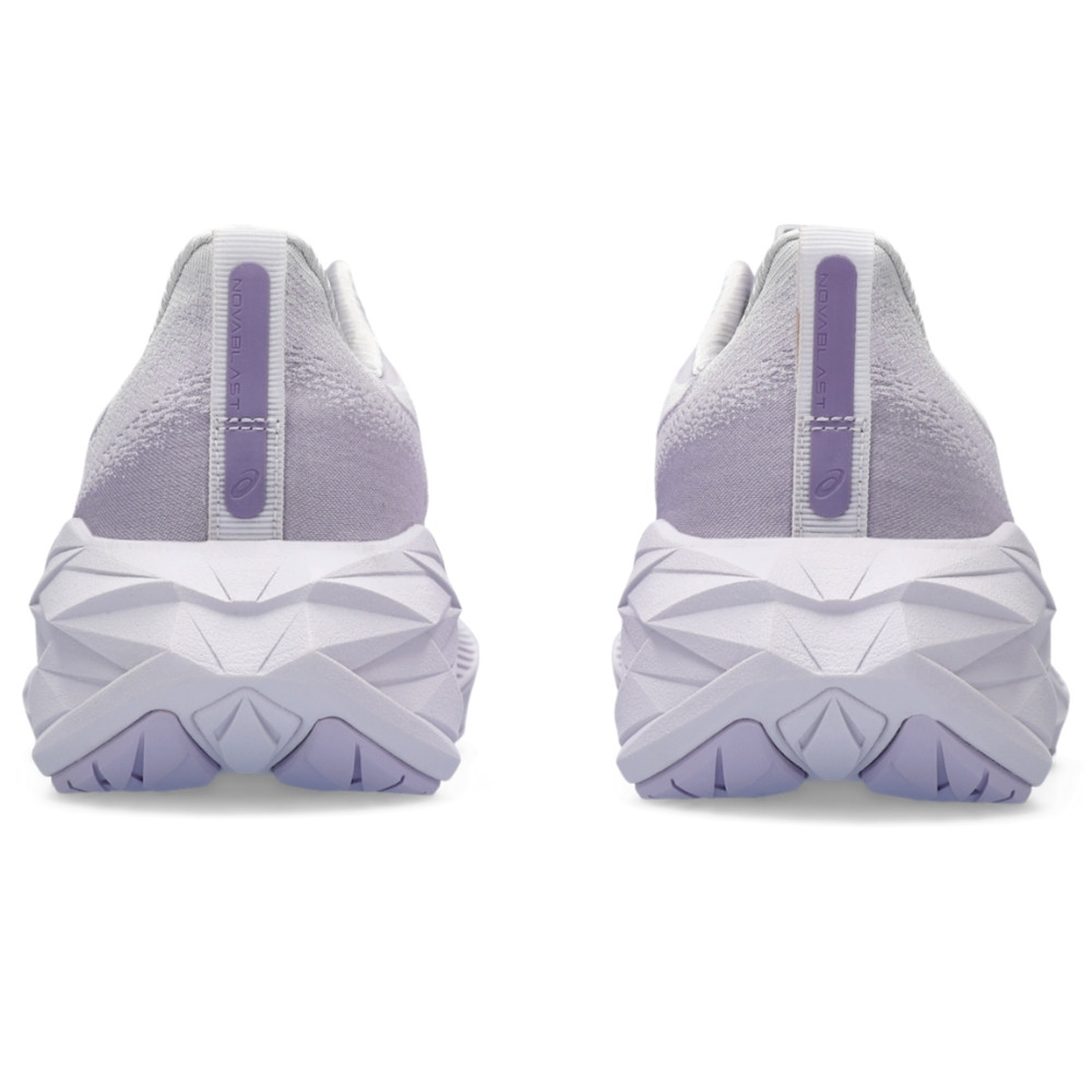Жіночі бігові кросівки Asics NOVABLAST 4 1012B510-020