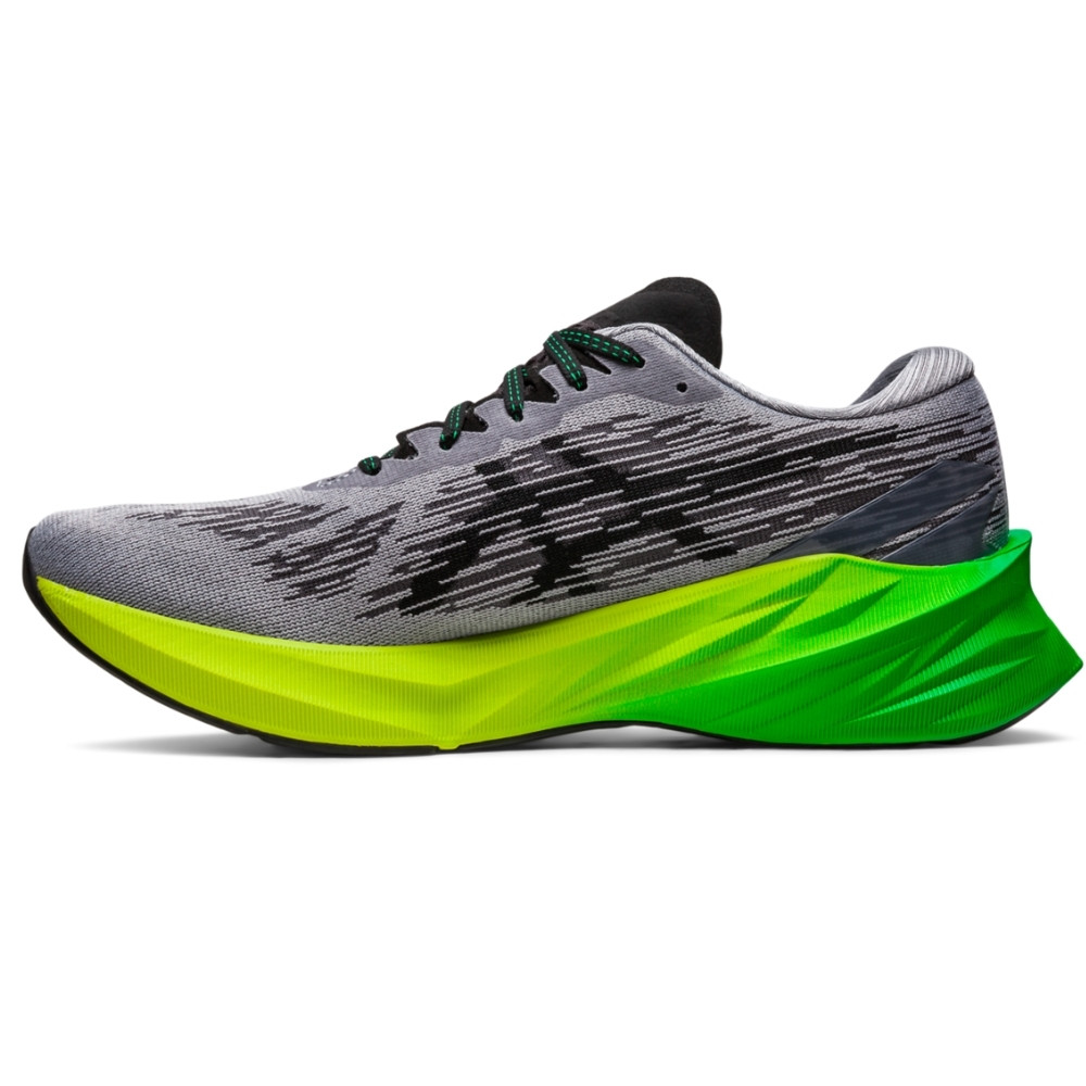 Чоловічі бігові кросівки ASICS NOVABLAST 3 1011B458-021