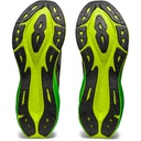 Чоловічі бігові кросівки ASICS NOVABLAST 3 1011B458-021