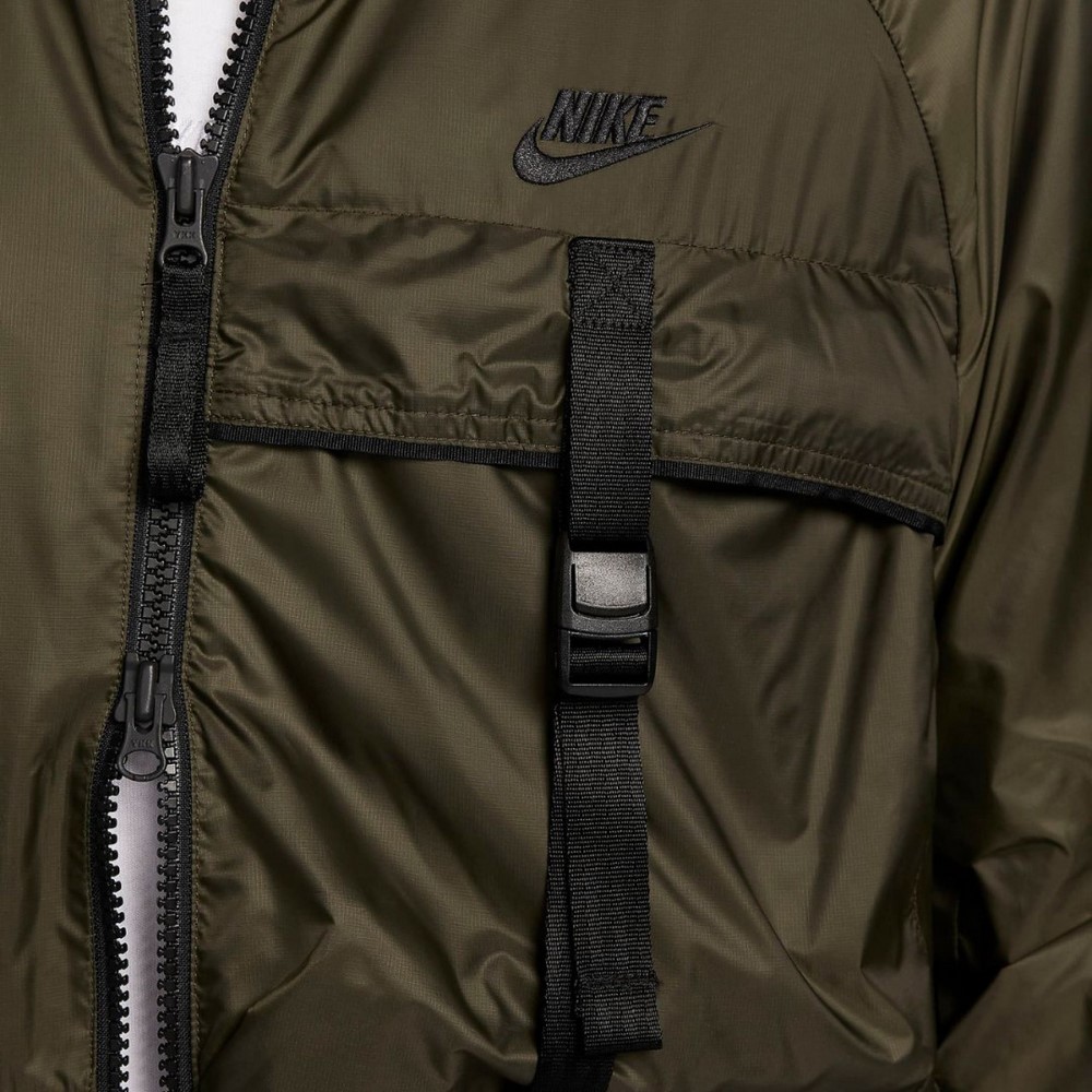 Чоловіча куртка Nike Sportswear Tech Woven FB7903-325
