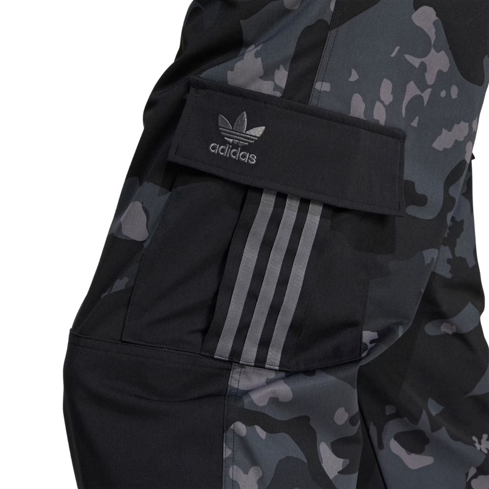 Чоловічі спортивні штани Adidas W Camo Cargo Pant IZ2523