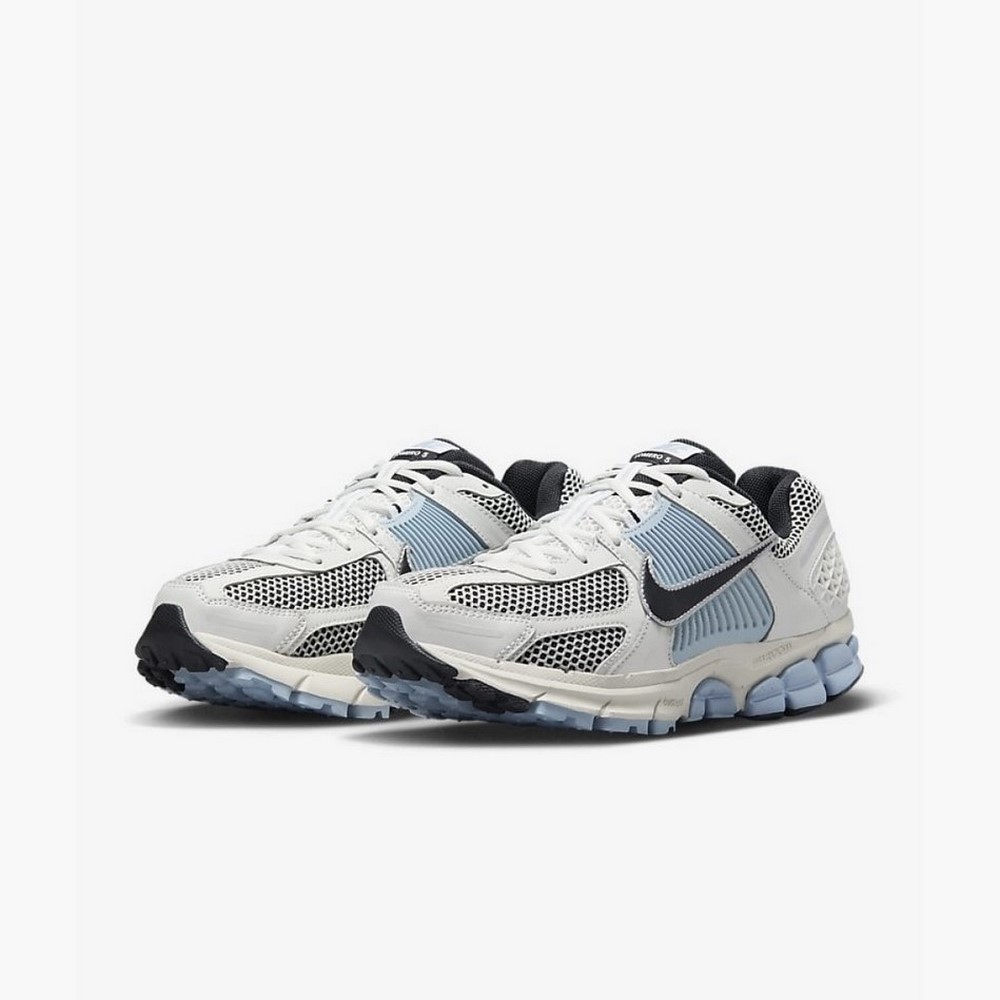 Жіночі кросівки Nike W ZOOM VOMERO 5 FQ7079-001