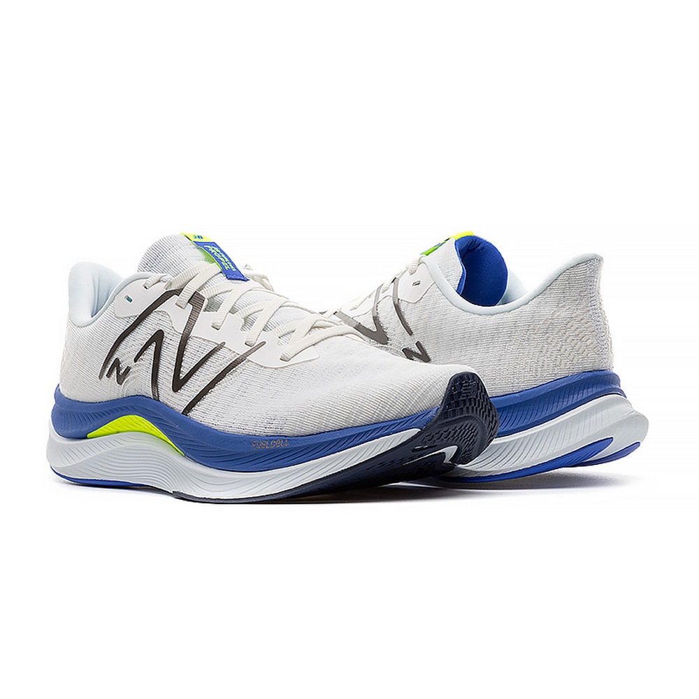 Чоловічі кросівки New Balance FuelCell Propel v4 MFCPRCW4