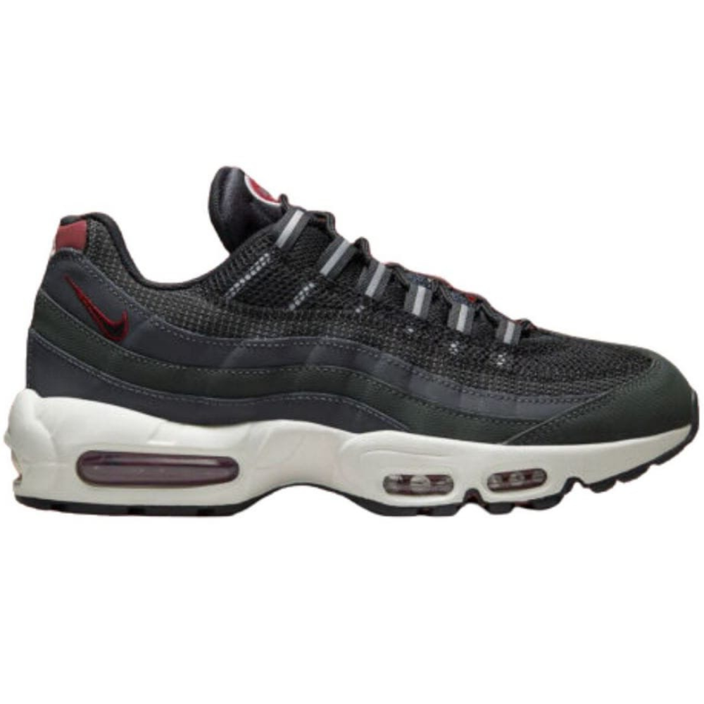 Чоловічі повсякденні кросівки NIKE AIR MAX 95 ESSENTIAL DQ3982-001